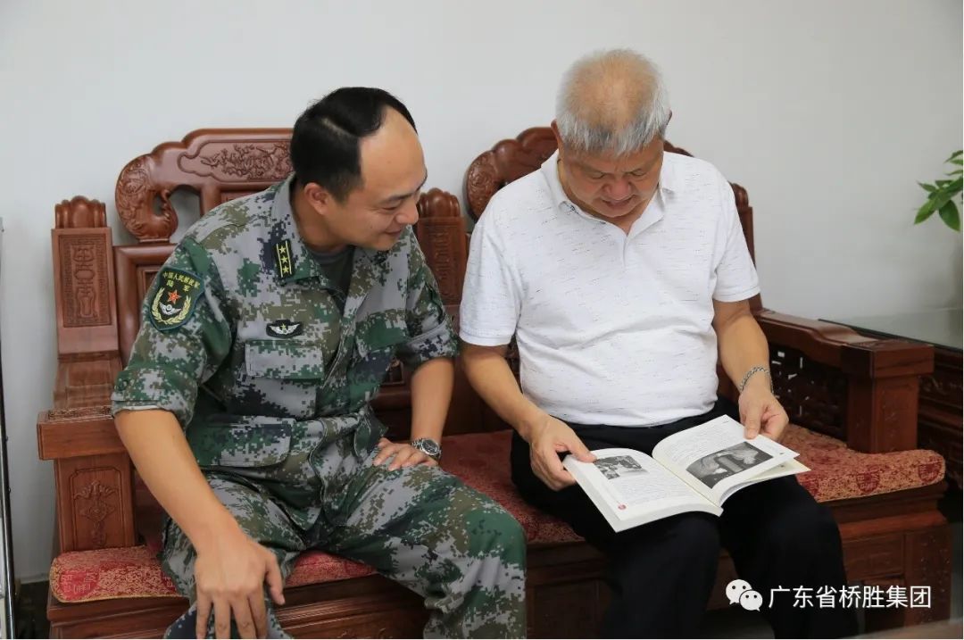 二十五載擁軍路，傾心強(qiáng)軍一世情