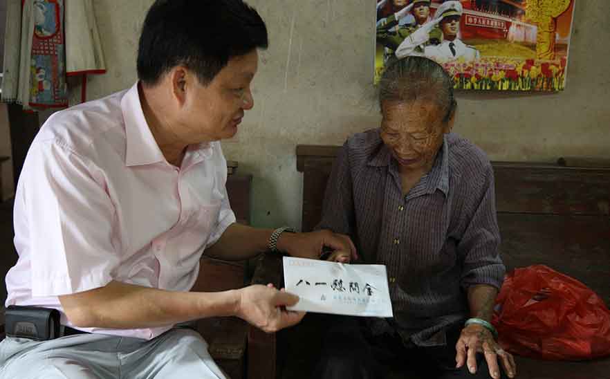 11年，陳橋頓慰問烈軍屬張連友、張運興、張新娣等